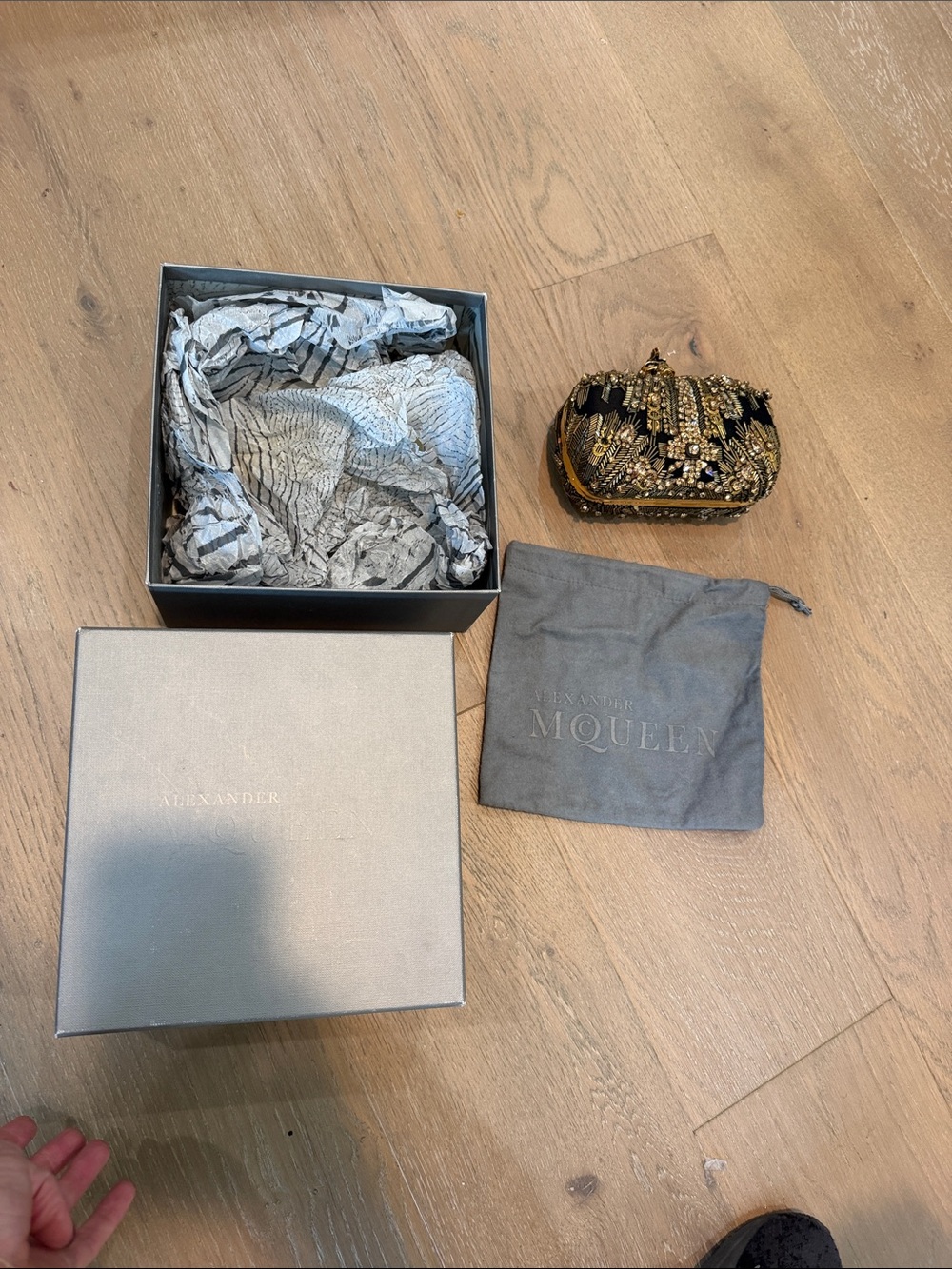 Alexander McQueen embellished Evening Clutch with Gold Skull Accent - Picture 7 of 11